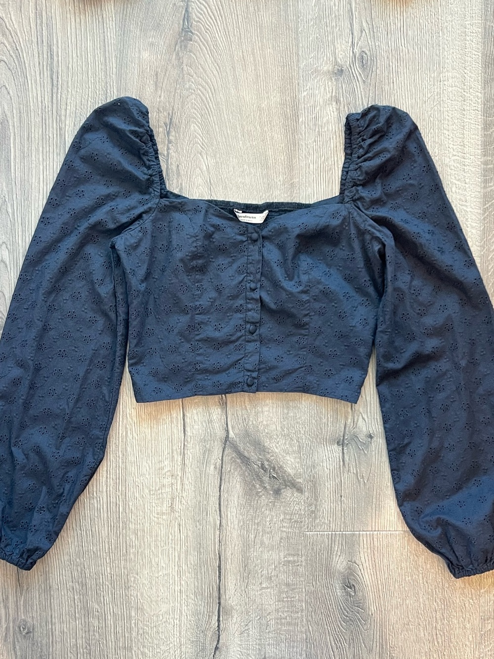 stradivarius Black Eyelet Puff Sleeve Cropped Top